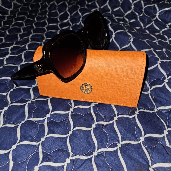 Tory Burch SUNGLASSES - Picture 1 of 11